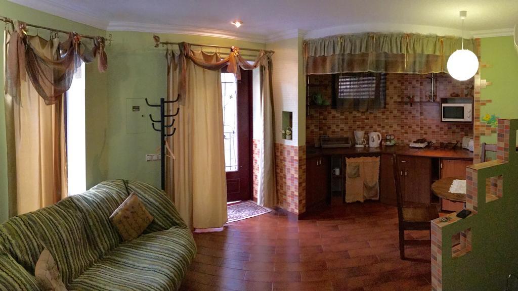 Odelana Apartments Odessa Zimmer foto